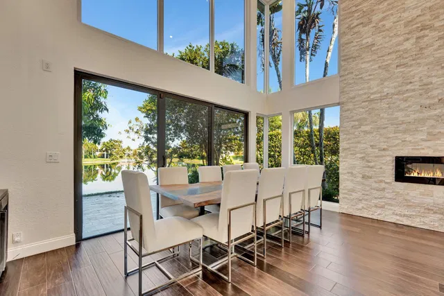 Seasons Residence photo 25