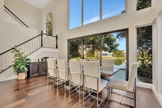 Seasons Residence photo 26