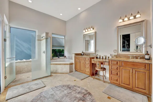 Seasons Residence photo 32