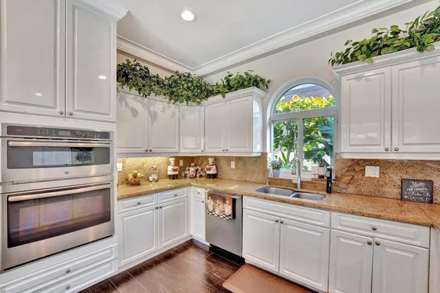 Seasons Residence photo 44