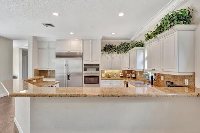 Seasons Residence photo 49