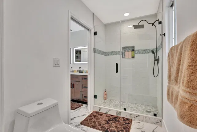 Seasons Residence photo 60