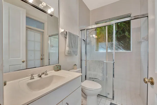 Seasons Residence photo 72