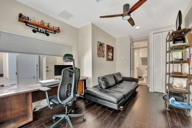 Seasons Residence photo 74