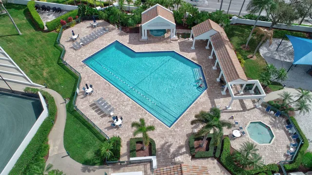 Seasons Residence photo 93