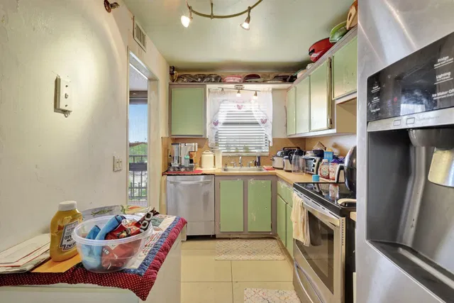 Unit 507 photo 5