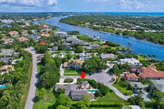 Admirals Cove Residence photo 2