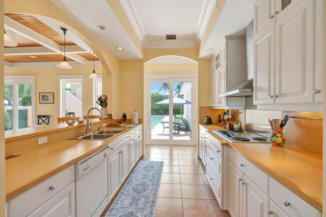 Admirals Cove Residence photo 7