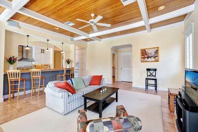 Admirals Cove Residence photo 32
