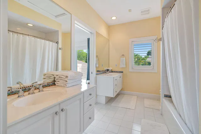 Admirals Cove Residence photo 47