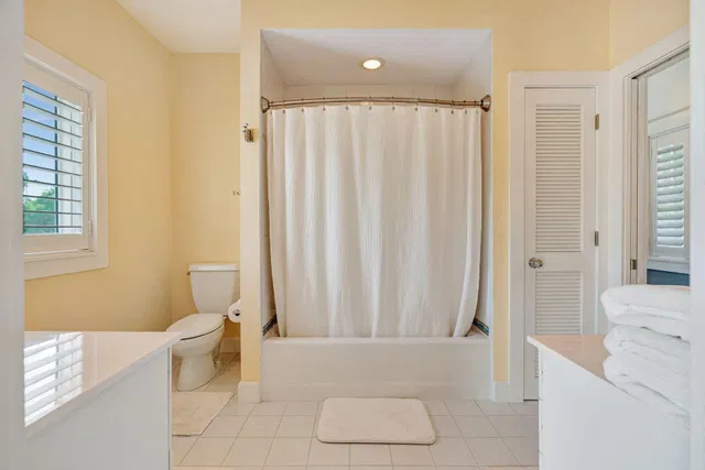 Admirals Cove Residence photo 48