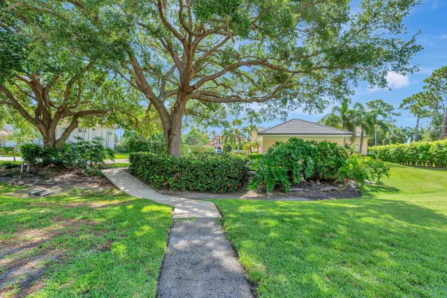 Admirals Cove Residence photo 65