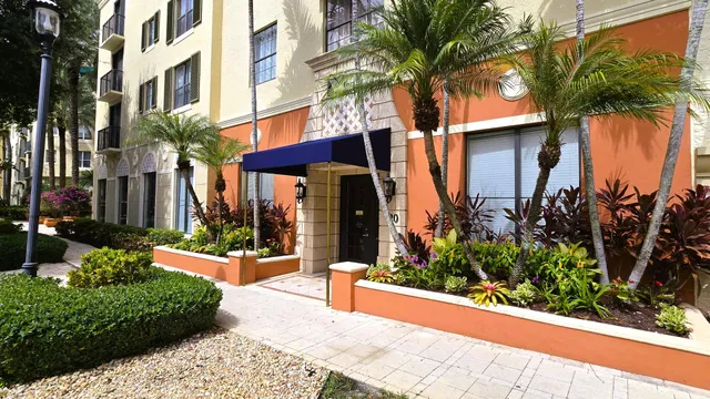 Courtyards in Cityplace Unit 521 photo 2