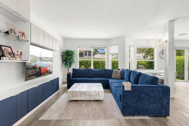 Woodfield Country Club Residence photo 9