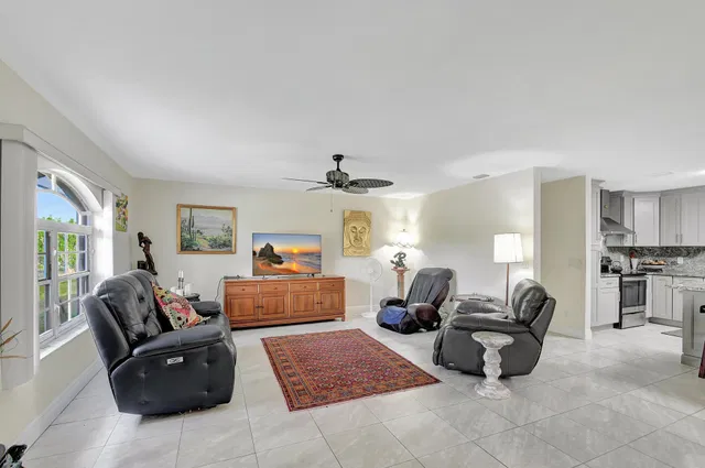 Residence photo 6