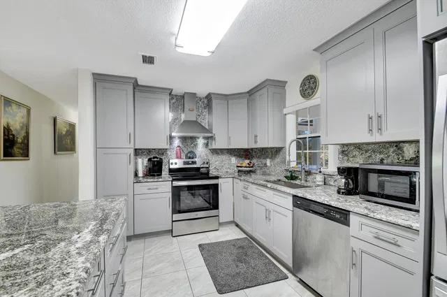 Residence photo 11