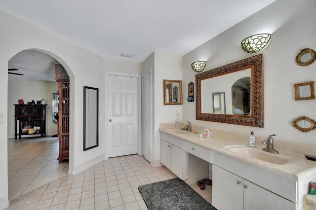 Residence photo 19