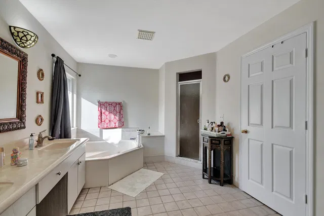 Residence photo 20