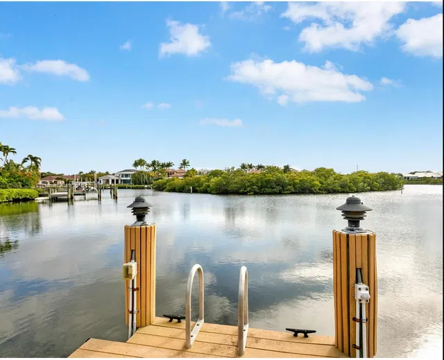 Admirals Cove Residence photo 3