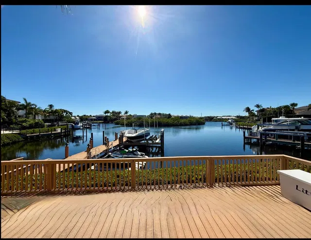 Admirals Cove Residence photo 4