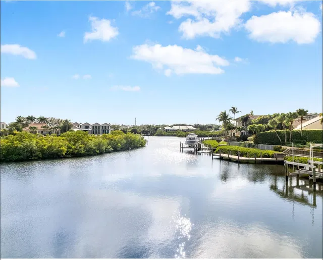 Admirals Cove Residence photo 5