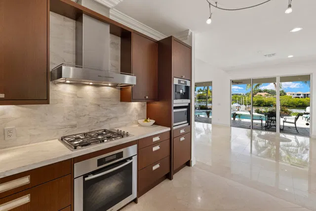 Admirals Cove Residence photo 11