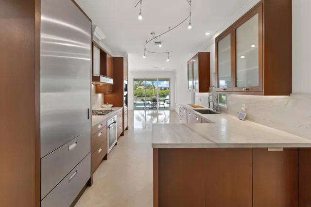 Admirals Cove Residence photo 12