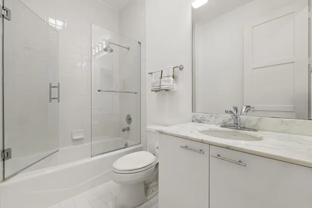 Admirals Cove Residence photo 21