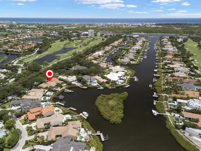 Admirals Cove Residence photo 32
