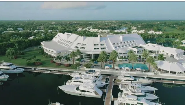 Admirals Cove Residence photo 46