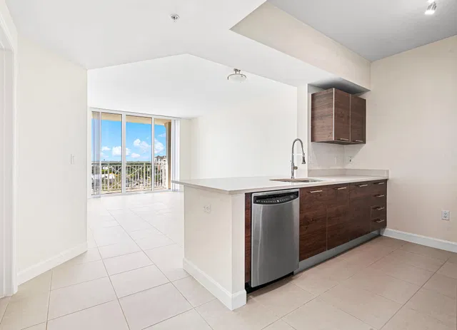 City Palms Unit 829 photo 4