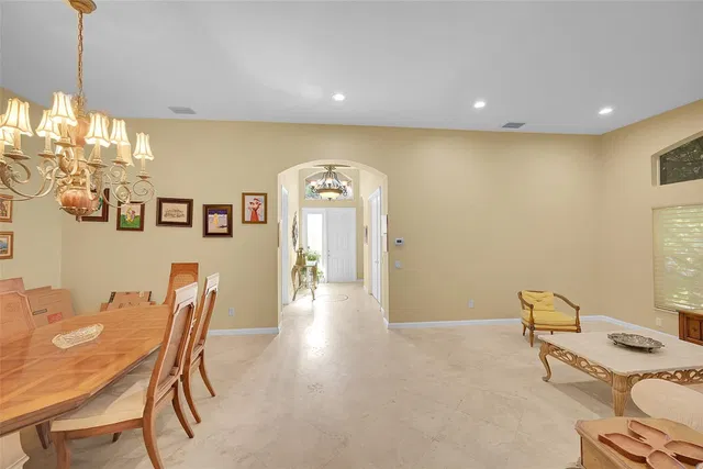 Residence photo 17
