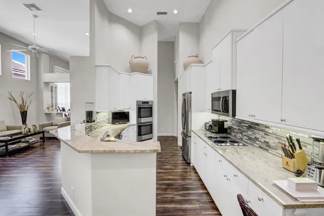 Woodfield Country Club Residence photo 6
