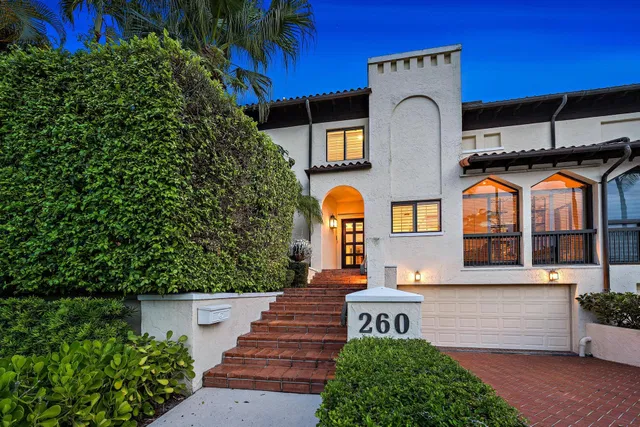 260 Everglade Avenue