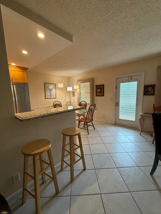 Residence photo 3