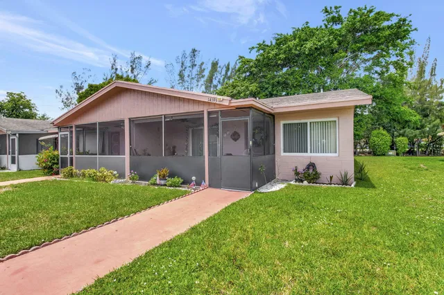 Residence photo 3
