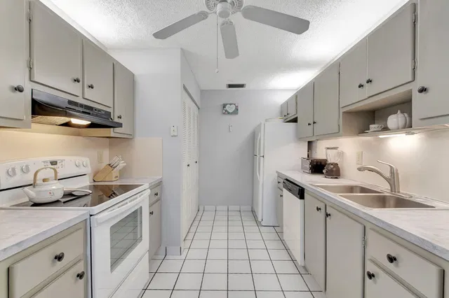 Residence photo 12