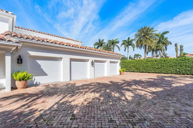 Royal Palm Yacht and Country Club Residence photo 8