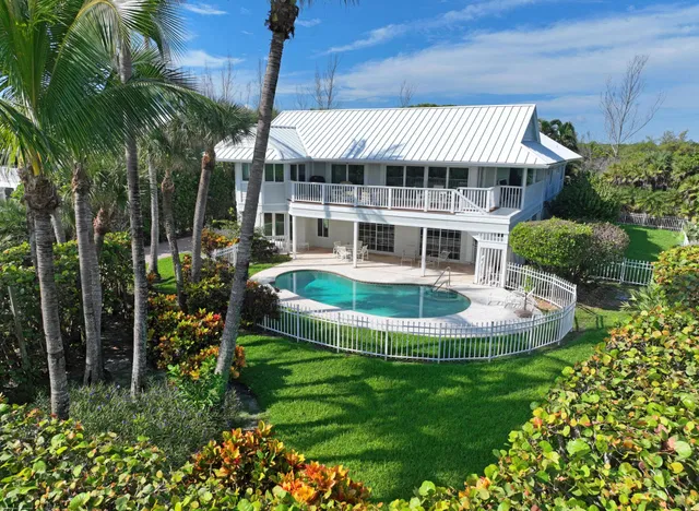Residence photo 2