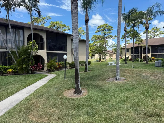 Unit B-1 photo 2