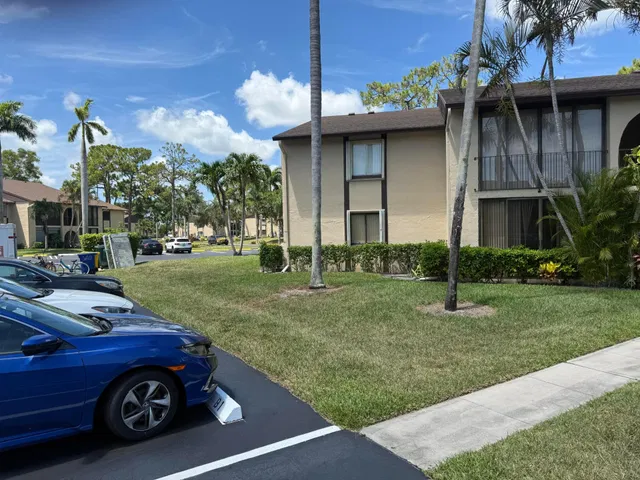 Unit B-1 photo 3