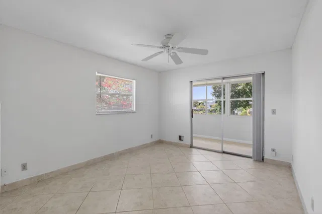 Residence photo 17