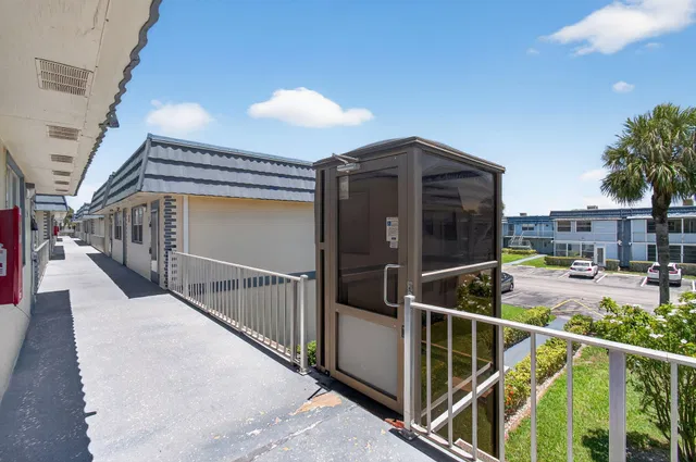 Residence photo 23