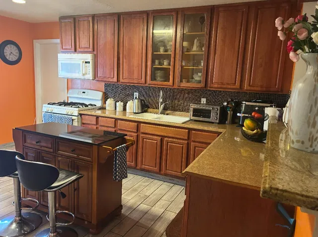 Residence photo 2