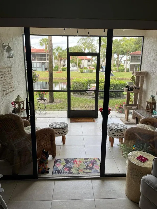 Unit 38c photo 16