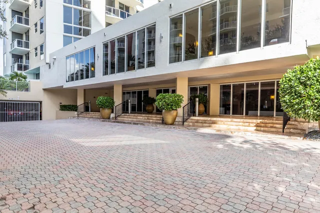 Villa Lofts Unit 603 photo 3