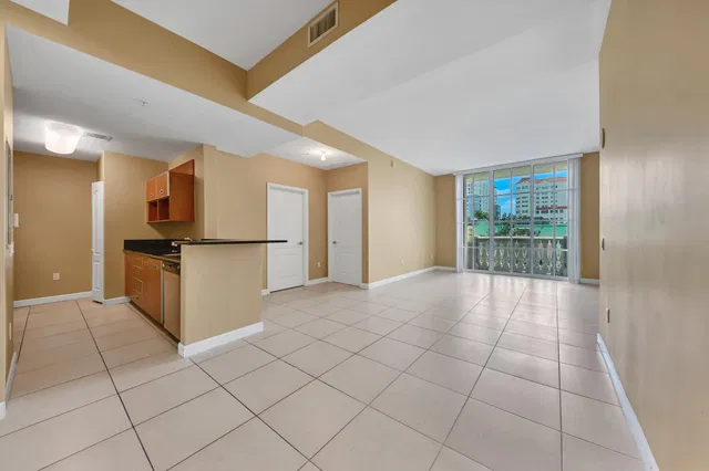 The Whitney Unit 202 photo 2