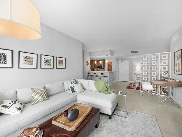 The Whitney Unit 531 photo 4