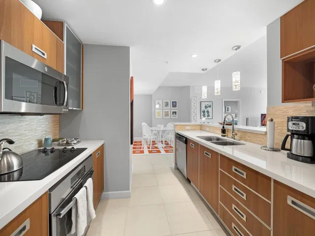 The Whitney Unit 531 photo 7