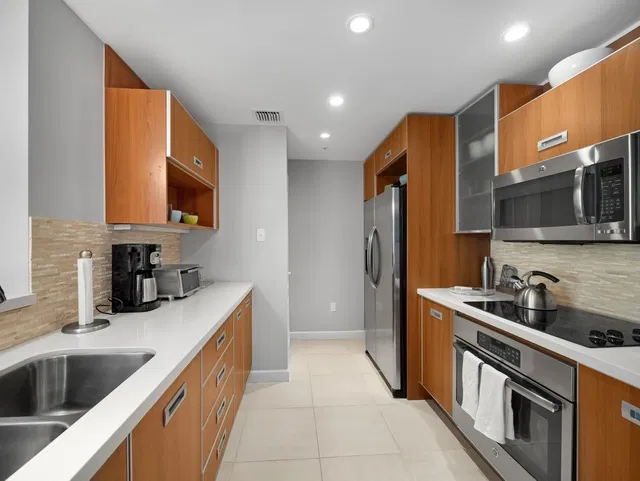 The Whitney Unit 531 photo 8